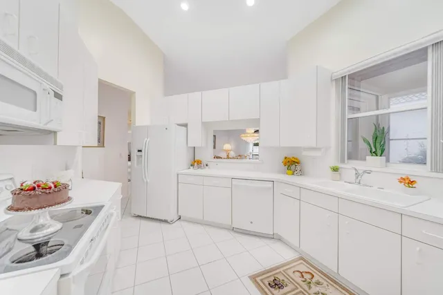 $599,900 | 6474 Brava Way, Boca Raton, FL 33433