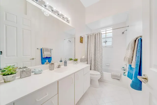 $599,900 | 6474 Brava Way, Boca Raton, FL 33433