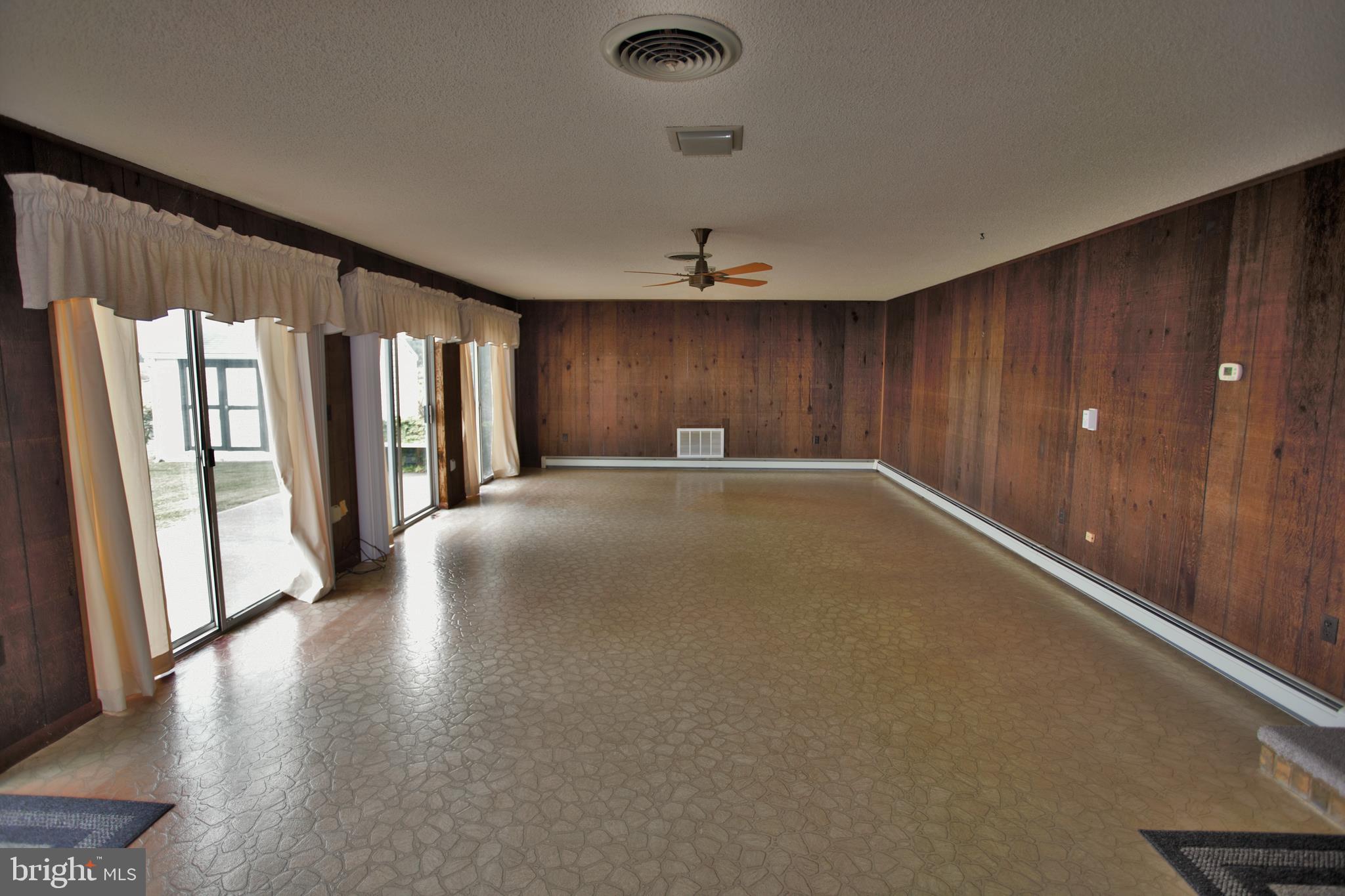 630 Rabbit Hill Road Church Hill, MD 21623 - Photo 11 of 19 Huge Family room