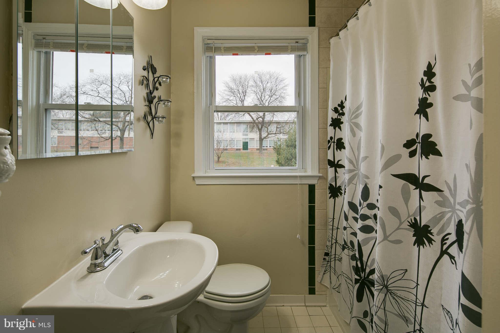 1625 Langford Road Baltimore, MD 21207 - Photo 22 of 30 Bath