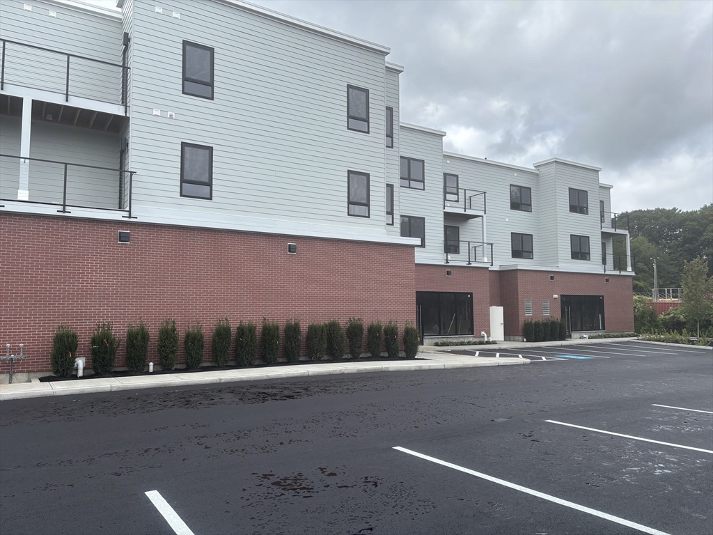 1391 Main Street, Unit 304 Walpole, MA 02081 - Photo 3 of 32