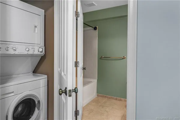 $4,300 | 109 Forest Street, Unit 10, Stamford, CT 06901