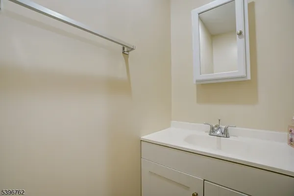 $4,500 | 11 Lenox Street, Edison, NJ 08817