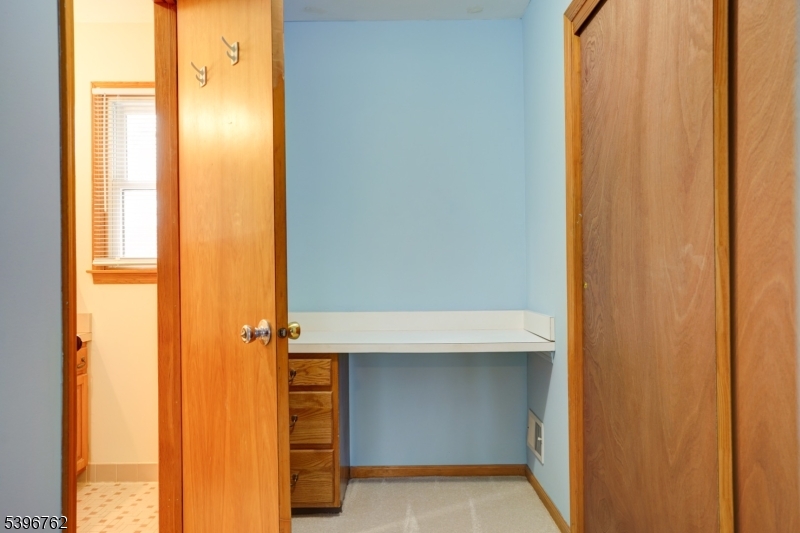 11 Lenox Street Edison, NJ 08817 - Photo 21 of 33