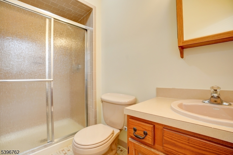 11 Lenox Street Edison, NJ 08817 - Photo 22 of 33