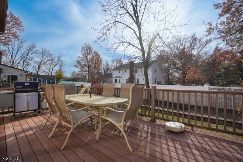 11 Lenox Street Edison, NJ 08817 - Photo 28 of 33