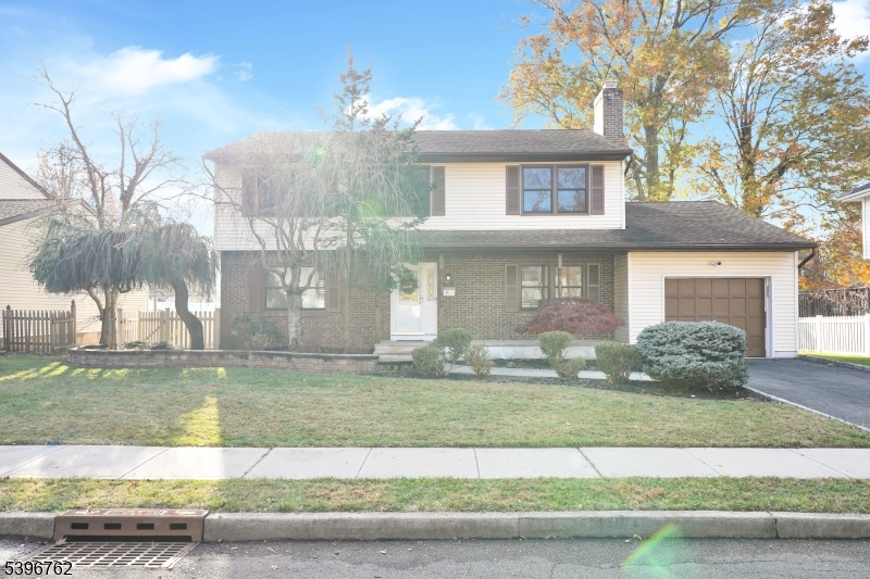 11 Lenox Street Edison, NJ 08817 - Photo 5 of 33