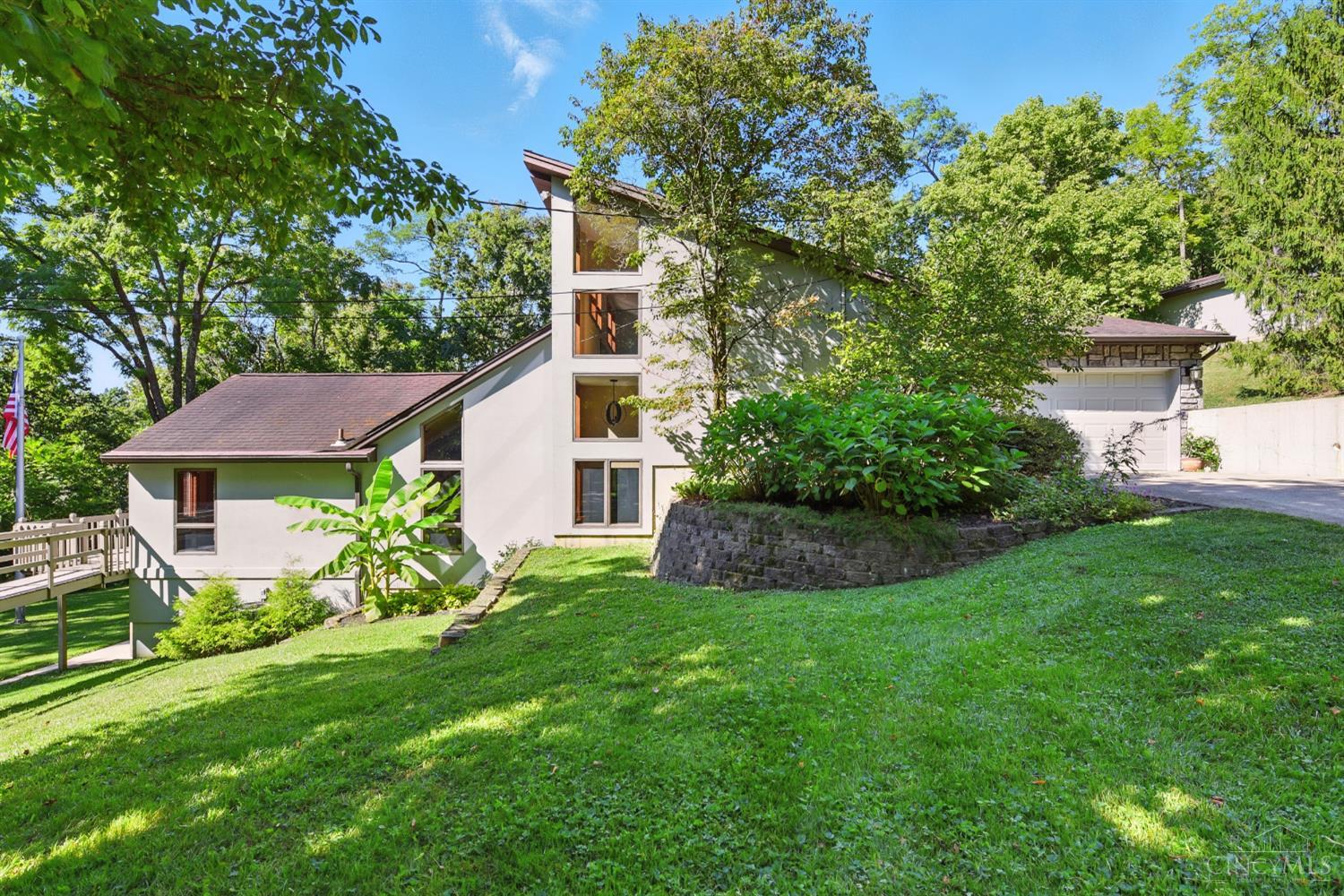 1681 Van Blaricum Road Cincinnati, OH 45233 - Photo 1 of 49