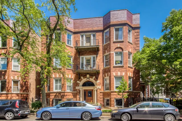 $2,500 | 5207 South Blackstone Avenue, Unit 1N, Chicago, IL 60615