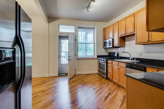 $2,500 | 5207 South Blackstone Avenue, Unit 1N, Chicago, IL 60615