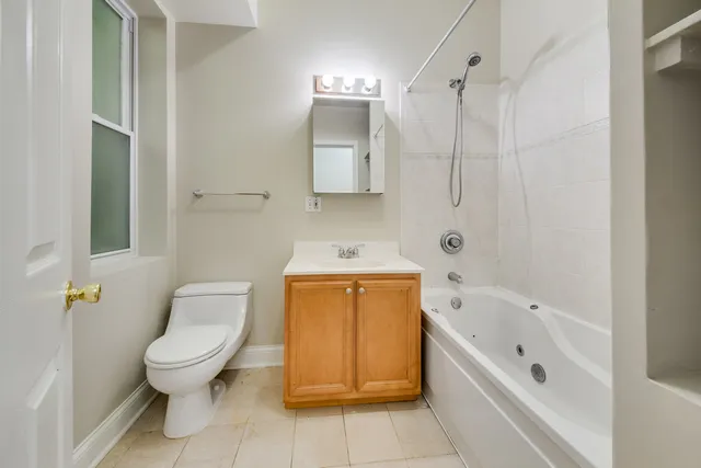 $2,500 | 5207 South Blackstone Avenue, Unit 1N, Chicago, IL 60615