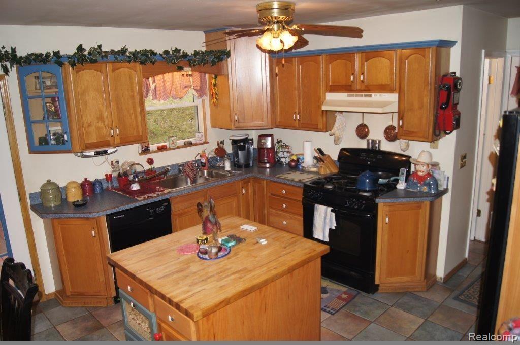 6 245 Miller Lake Rd 013.jpg