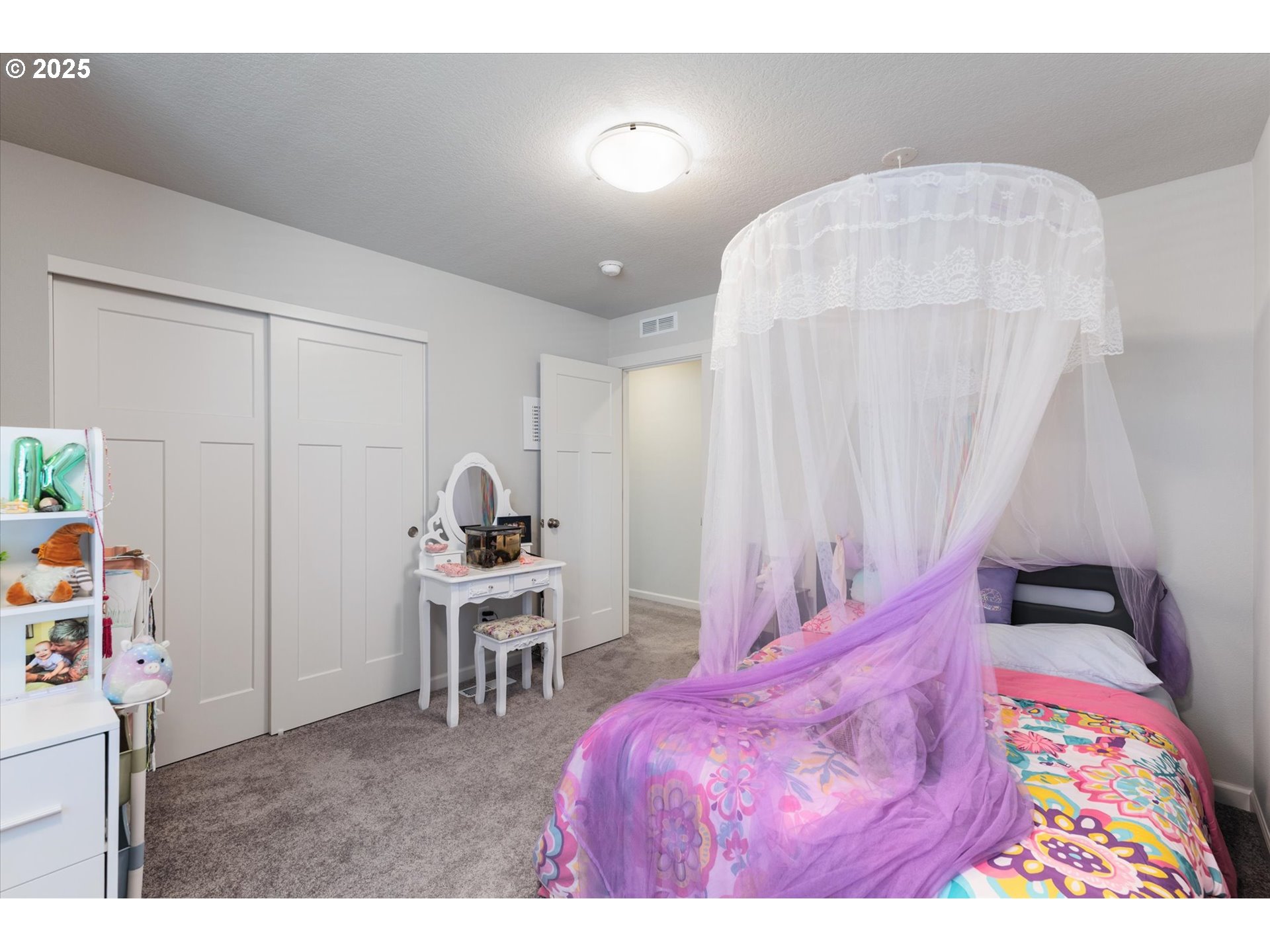 1906 Melody Way Longview, WA 98632 - Photo 22 of 39 a living room with furniture and a rug