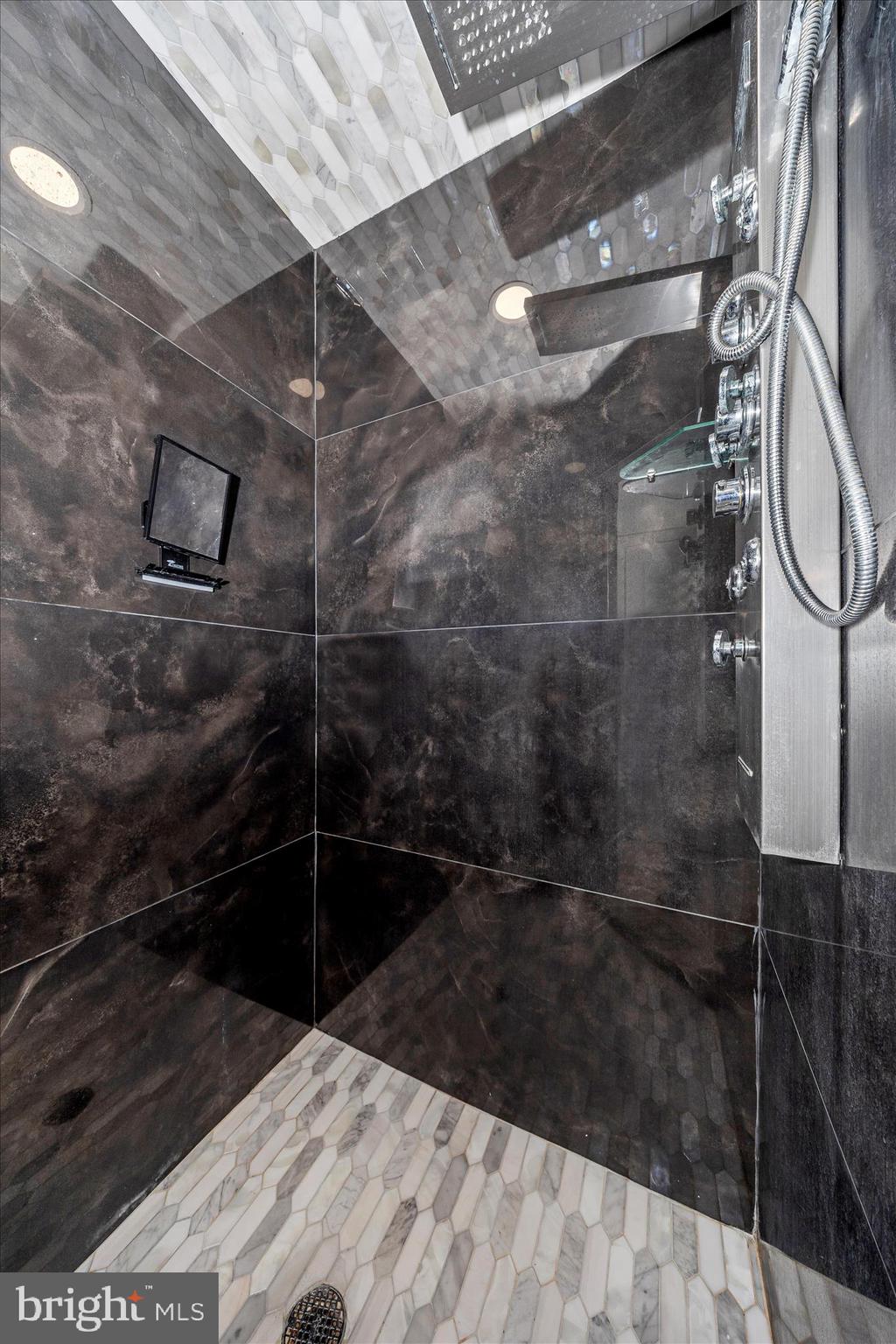 4120 Petersville Road Knoxville, MD 21758 - Photo 25 of 52 a bathroom with a shower