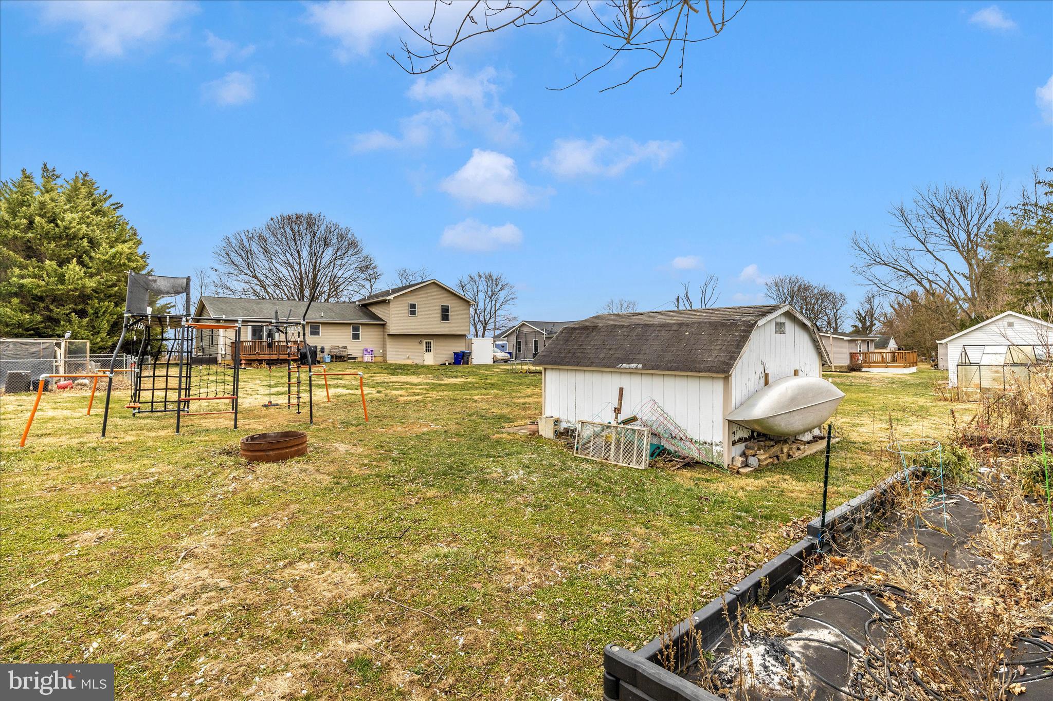 4120 Petersville Road Knoxville, MD 21758 - Photo 46 of 52 a swimming pool view with a lake view