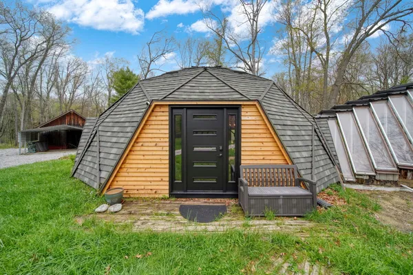 $699,900 | 5576 South M 52, Stockbridge, MI 49285