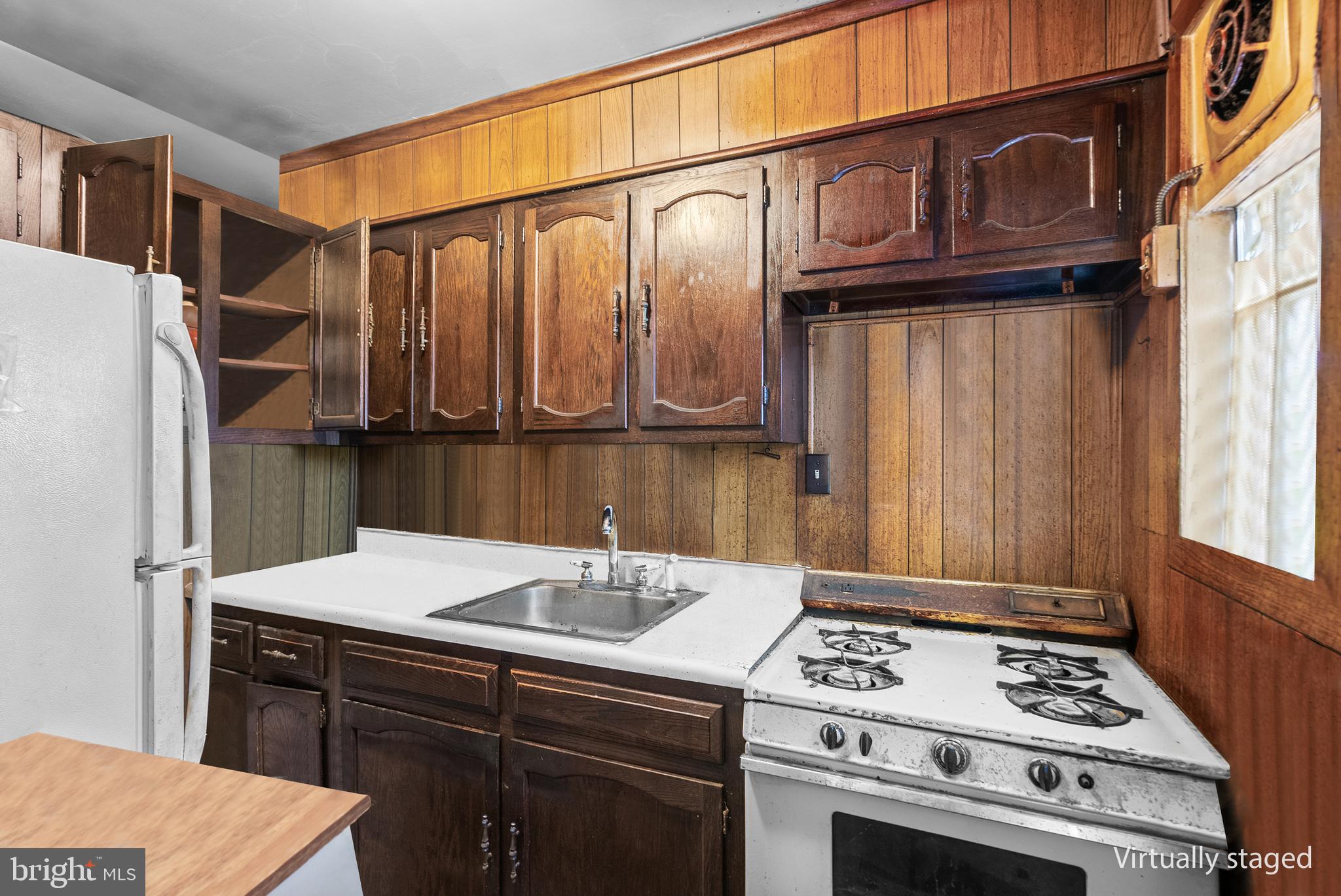 8518 11th Avenue Silver Spring, MD 20903 - Photo 5 of 34