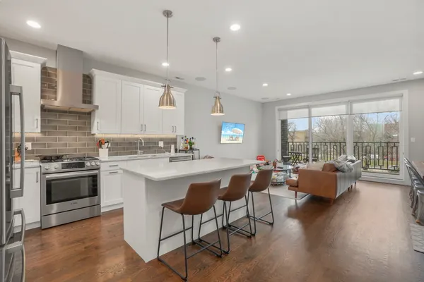 $3,750 | 1621 North Humboldt Boulevard, Unit 2S, Chicago, IL 60647