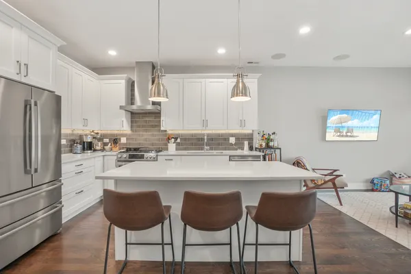 $3,750 | 1621 North Humboldt Boulevard, Unit 2S, Chicago, IL 60647