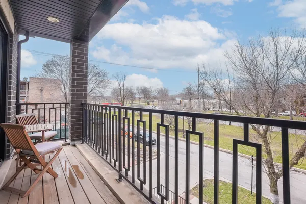 $3,750 | 1621 North Humboldt Boulevard, Unit 2S, Chicago, IL 60647