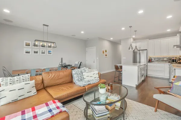 $3,750 | 1621 North Humboldt Boulevard, Unit 2S, Chicago, IL 60647