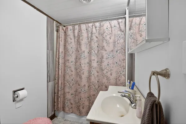 $189,900 | 2985 Garden City Road, Jackson, MI 49201