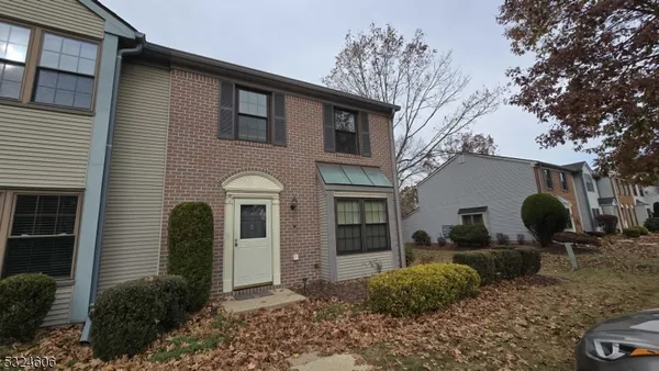 $2,700 | 16 Lyon Lane, Franklin Park, NJ 08823