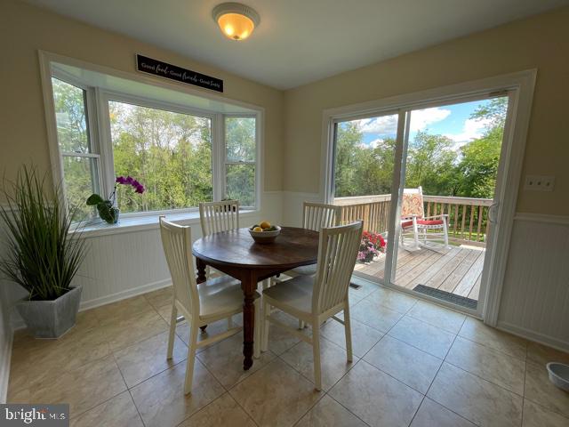 2539 Bert Fowler Road Hampstead, MD 21074 - Photo 20 of 65 Breakfast Room Has Bay Window And Sliders to Deck