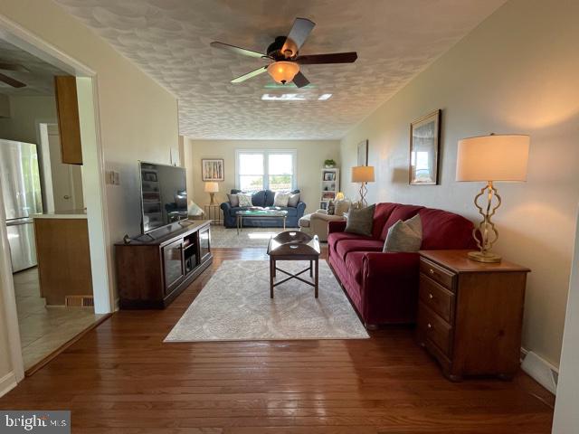 2539 Bert Fowler Road Hampstead, MD 21074 - Photo 10 of 65 View of Living Room Toward Front of House