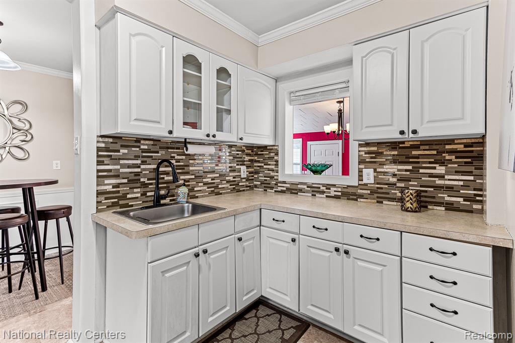 28871 Five Mile Road Livonia, MI 48154 - Photo 7 of 46 Gallery Image 7