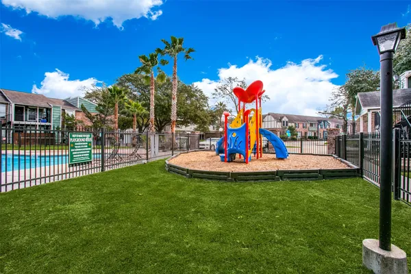 $1,131 | 851 Threadneedle Street, Unit 402, Houston, TX 77079