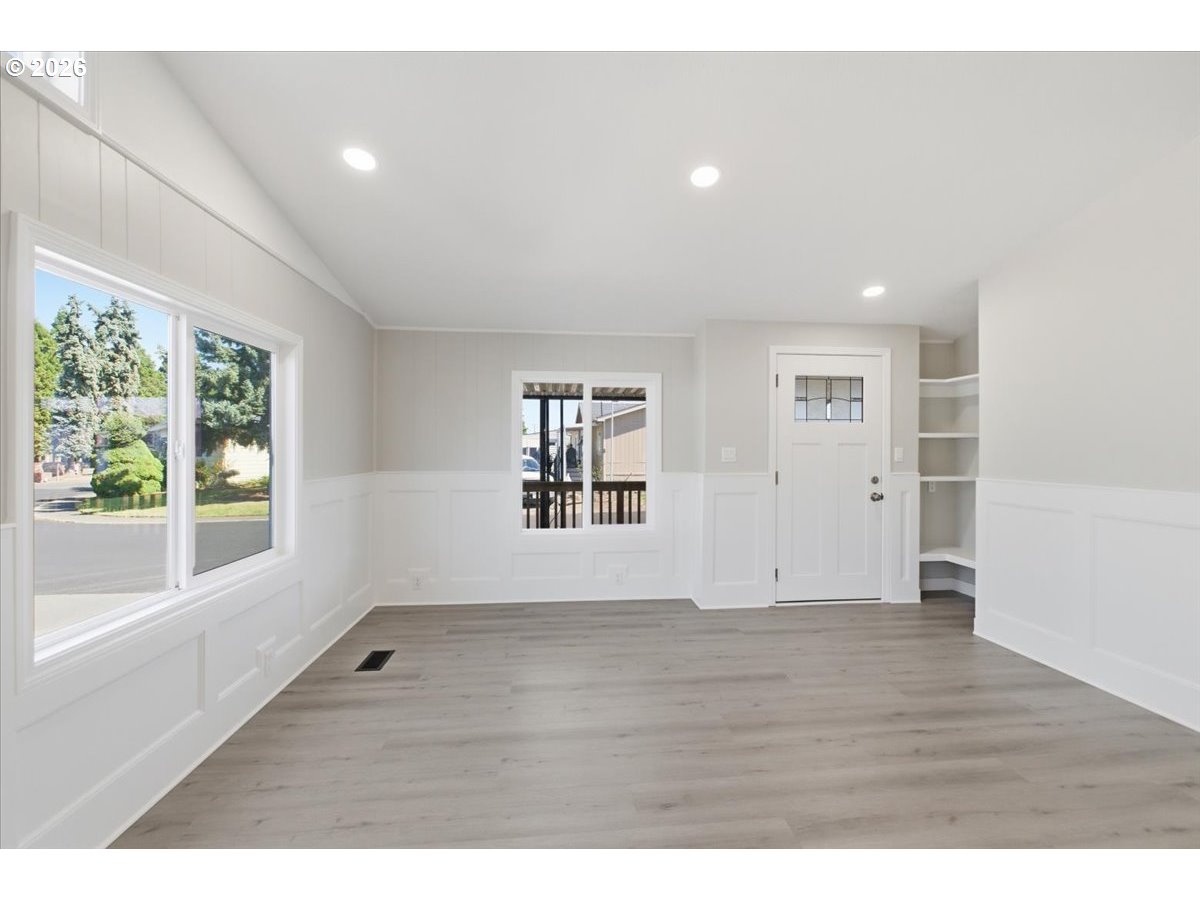 5422 Portland Road Northeast, Unit 79 Salem, OR 97305 - Photo 6 of 48