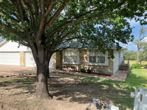 $1,750 | 3201 MacArthur Avenue, Unit A, Lago Vista, TX 78645