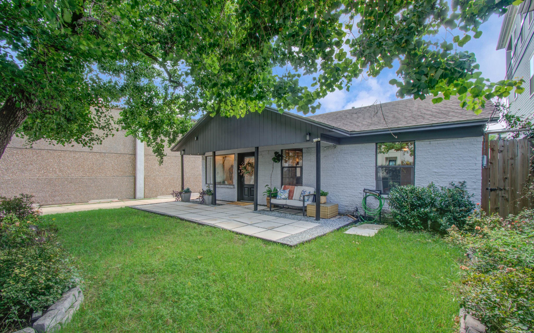 1612 East Bonner Street Houston, TX 77007 - Photo 1 of 30 a view of house with backyard and outdoor seating