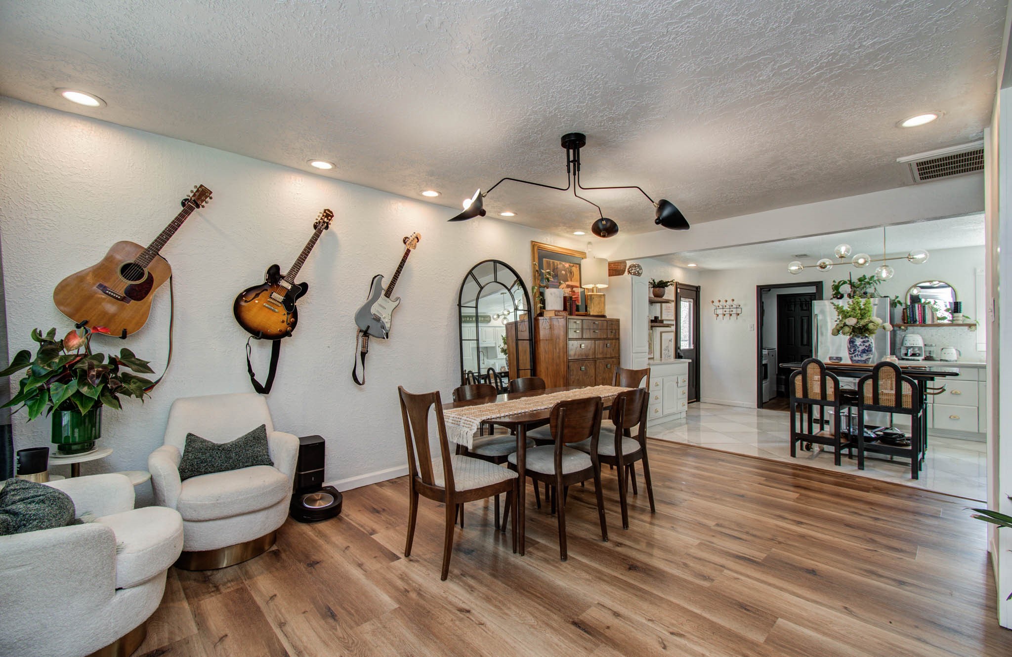1612 East Bonner Street Houston, TX 77007 - Photo 6 of 30 a view of a dining room with furniture window and wooden floor