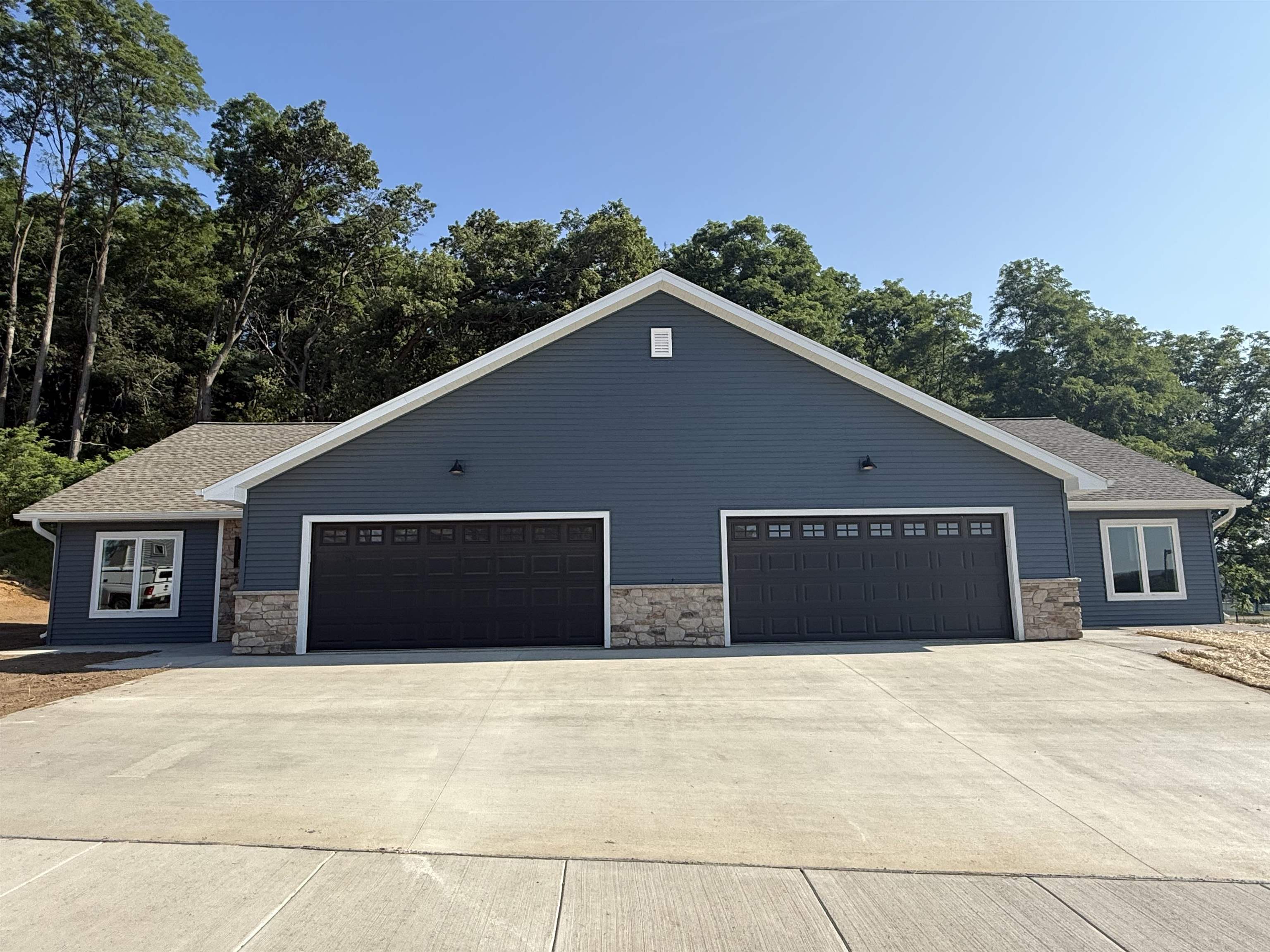 1083 Rusalka Reedsburg, WI 53959 - Photo 4 of 26