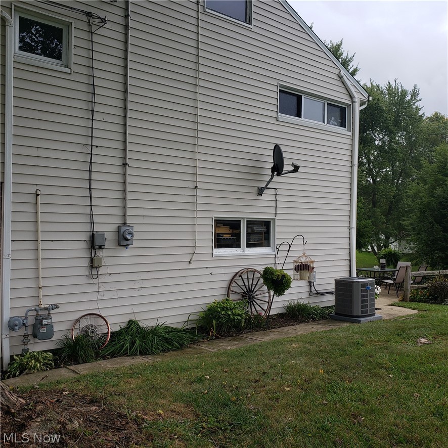 16759 Kinsman Road Middlefield, OH 44062 - Photo 29 of 35