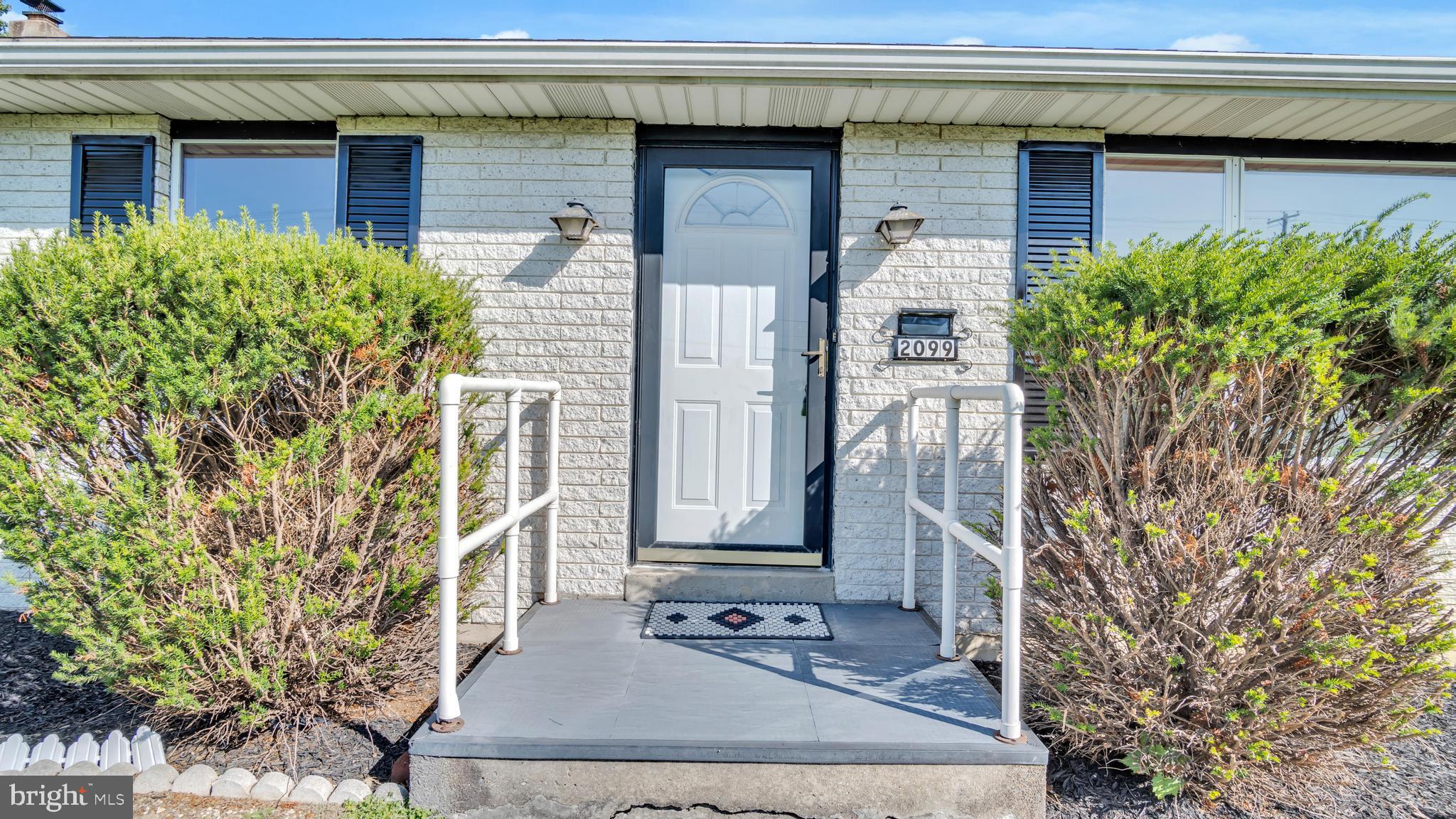 2099 Newville Road Carlisle, PA 17015 - Photo 3 of 33