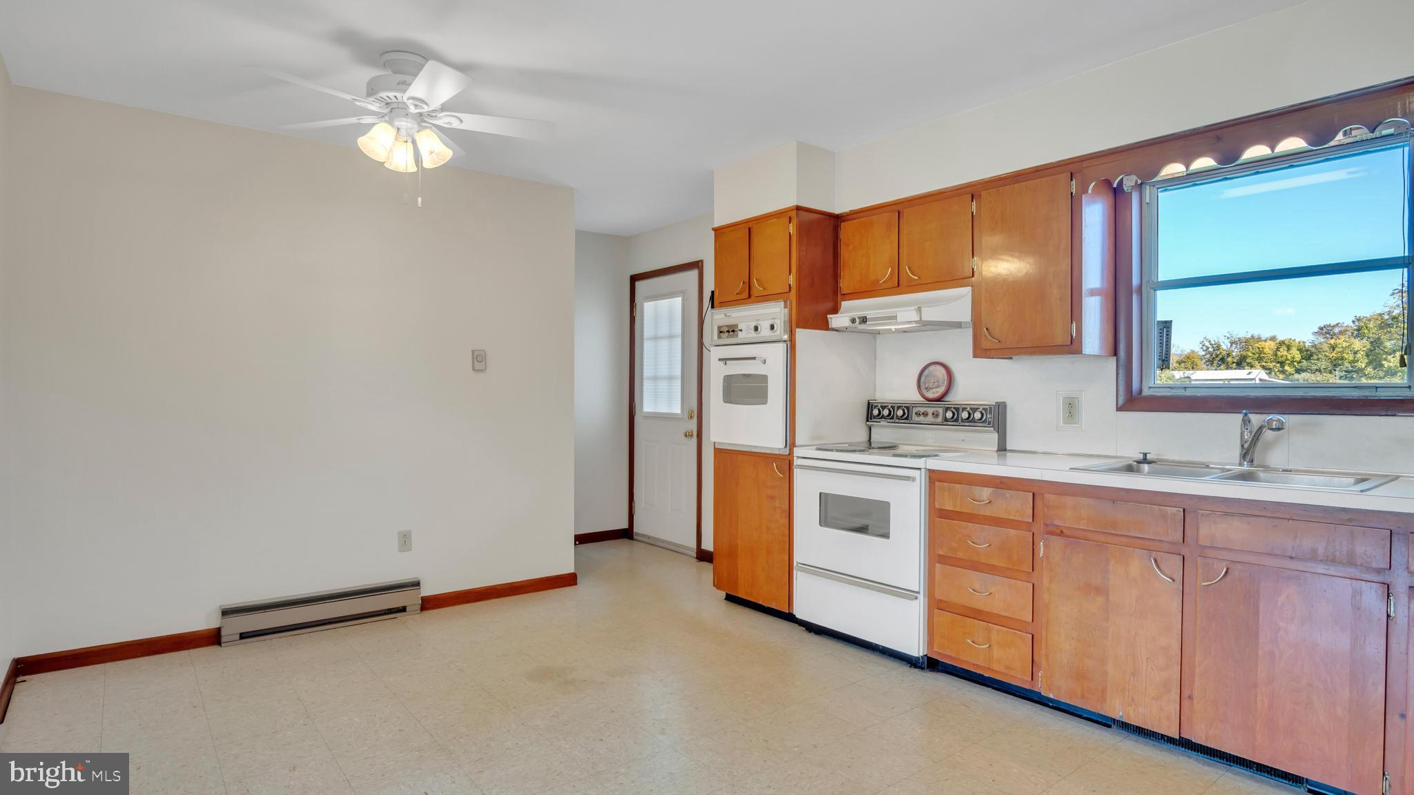 2099 Newville Road Carlisle, PA 17015 - Photo 8 of 33