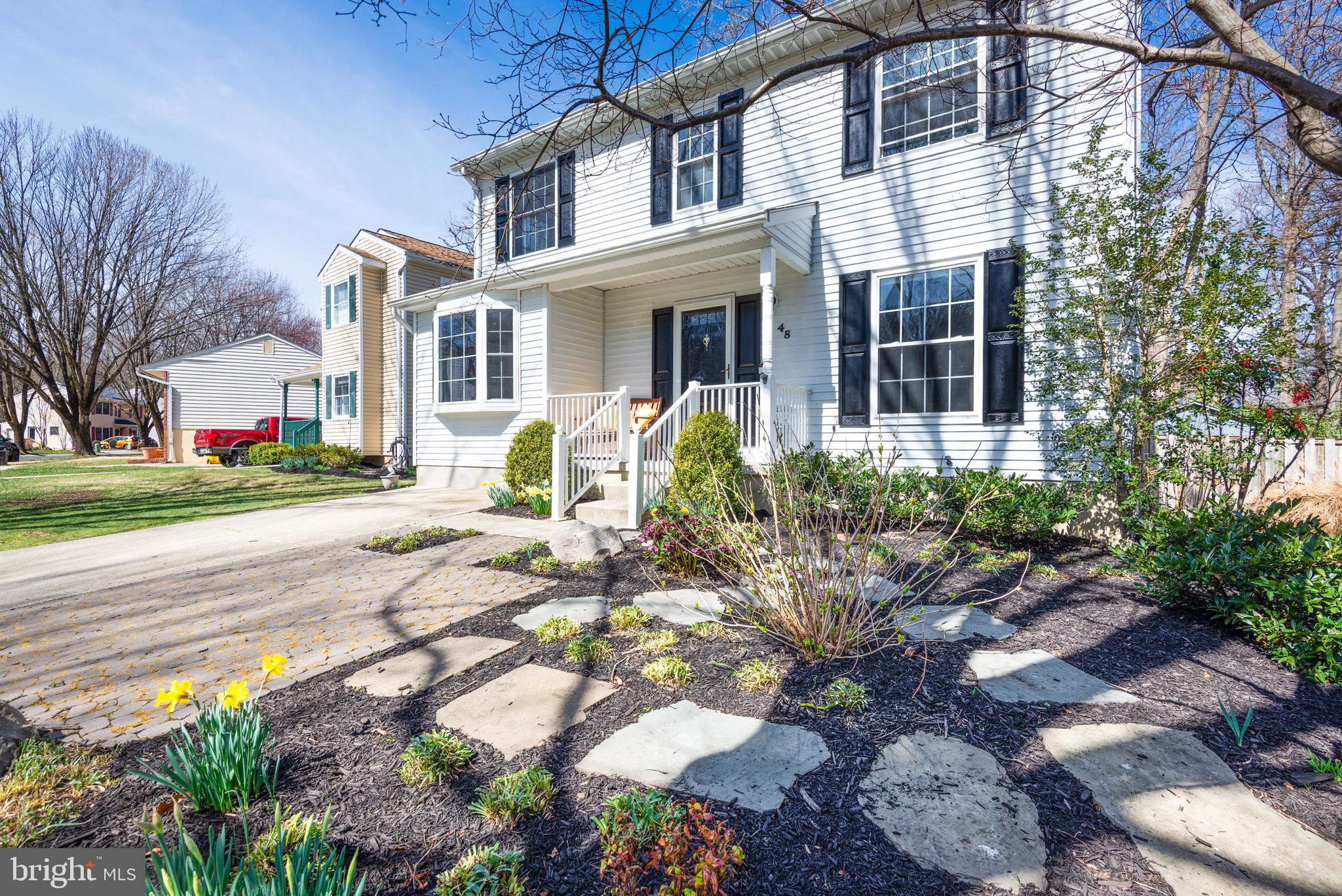 48 Fox Run Way Arnold, MD 21012 - Photo 2 of 33 front view of a house with a yard