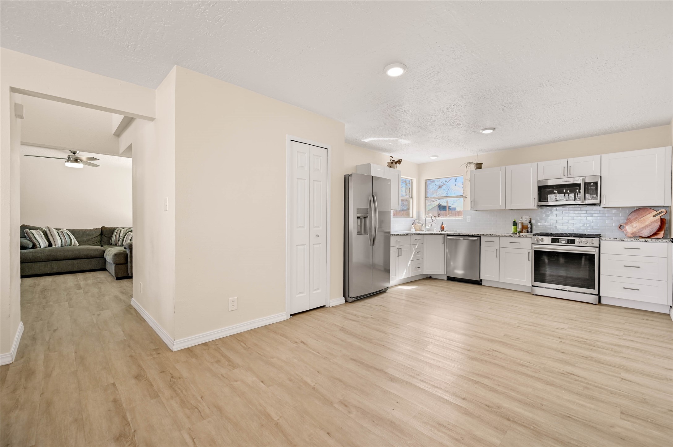 1304 Elkslip Drive Northeast Rio Rancho, NM 87144 - Photo 7 of 21