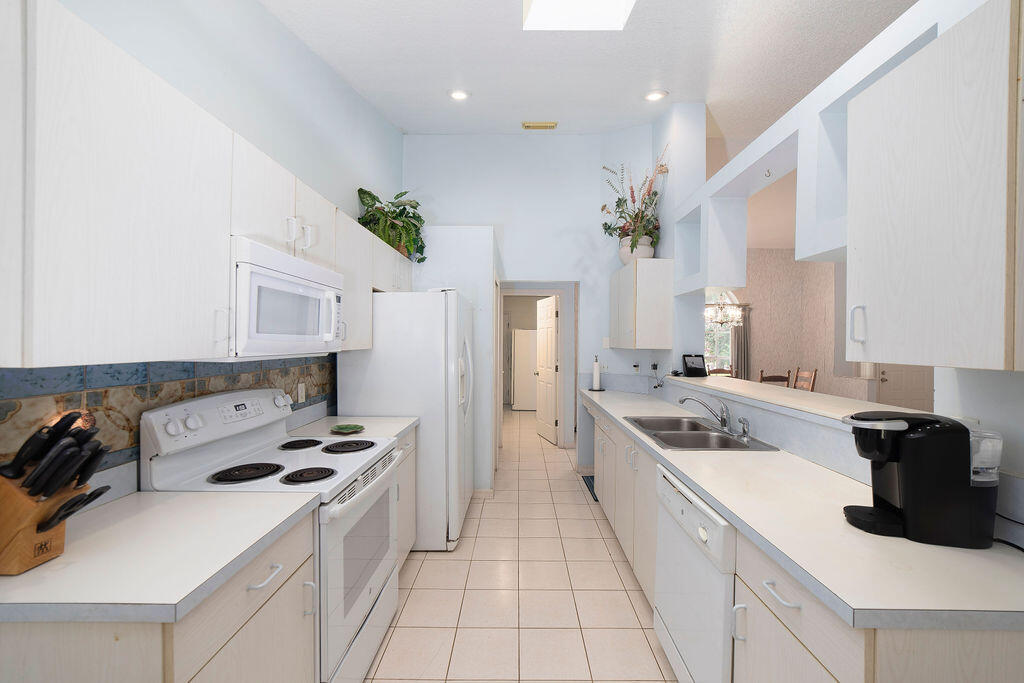 2286 Southwest Cree Road Port St. Lucie, FL 34953 - Photo 11 of 49 Image23