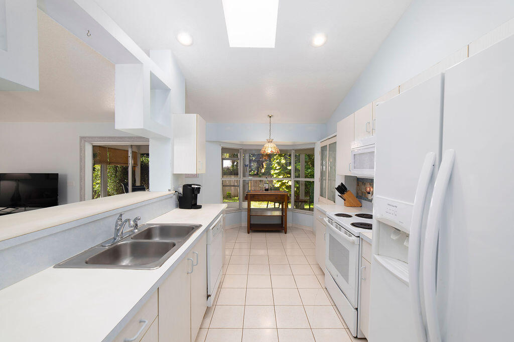 2286 Southwest Cree Road Port St. Lucie, FL 34953 - Photo 12 of 49 Image24