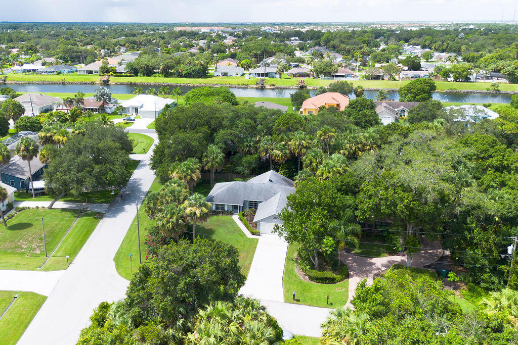 2286 Southwest Cree Road Port St. Lucie, FL 34953 - Photo 44 of 49 Image45