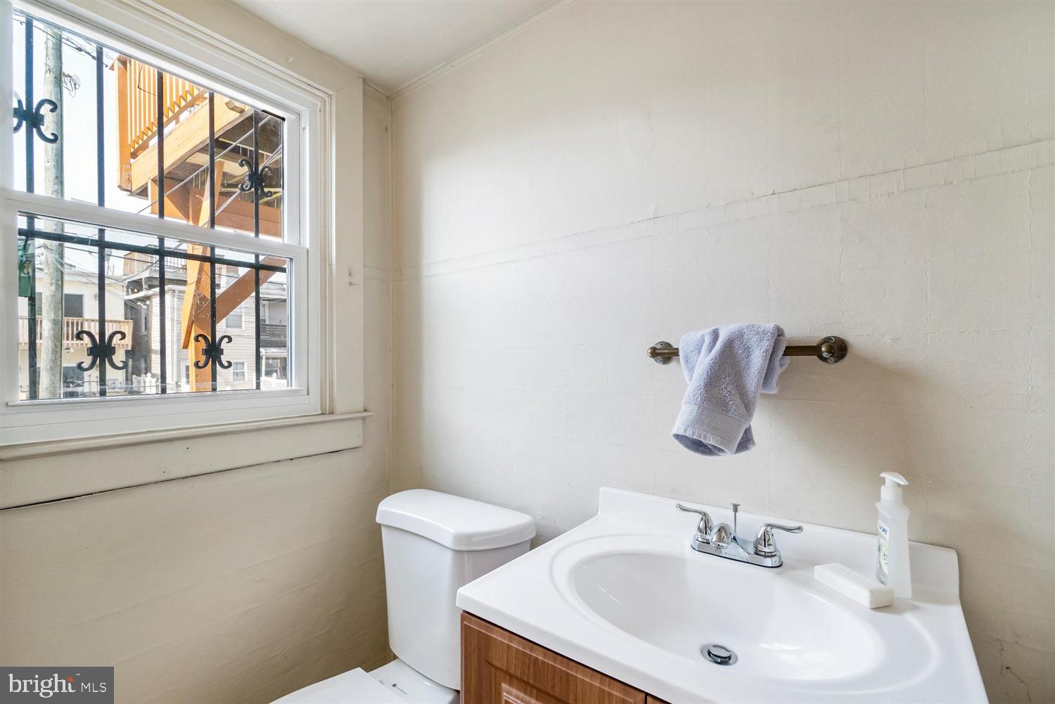 1514 Riverside Avenue Baltimore, MD 21230 - Photo 14 of 27 Half Bath