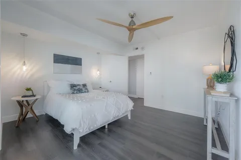 $575,000 | 4141 Bayshore Boulevard, Unit 1003, Tampa, FL 33611