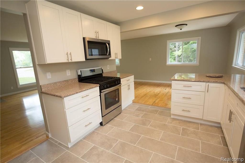 2903 West Auburn Road Rochester Hills, MI 48309 - Photo 17 of 36