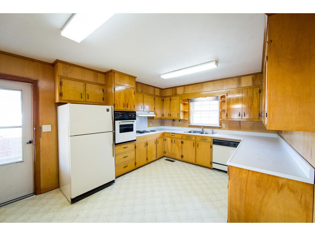 612 East Barton Ridge Road Greeneville, TN 37745 - Photo 3 of 21 Photo 3