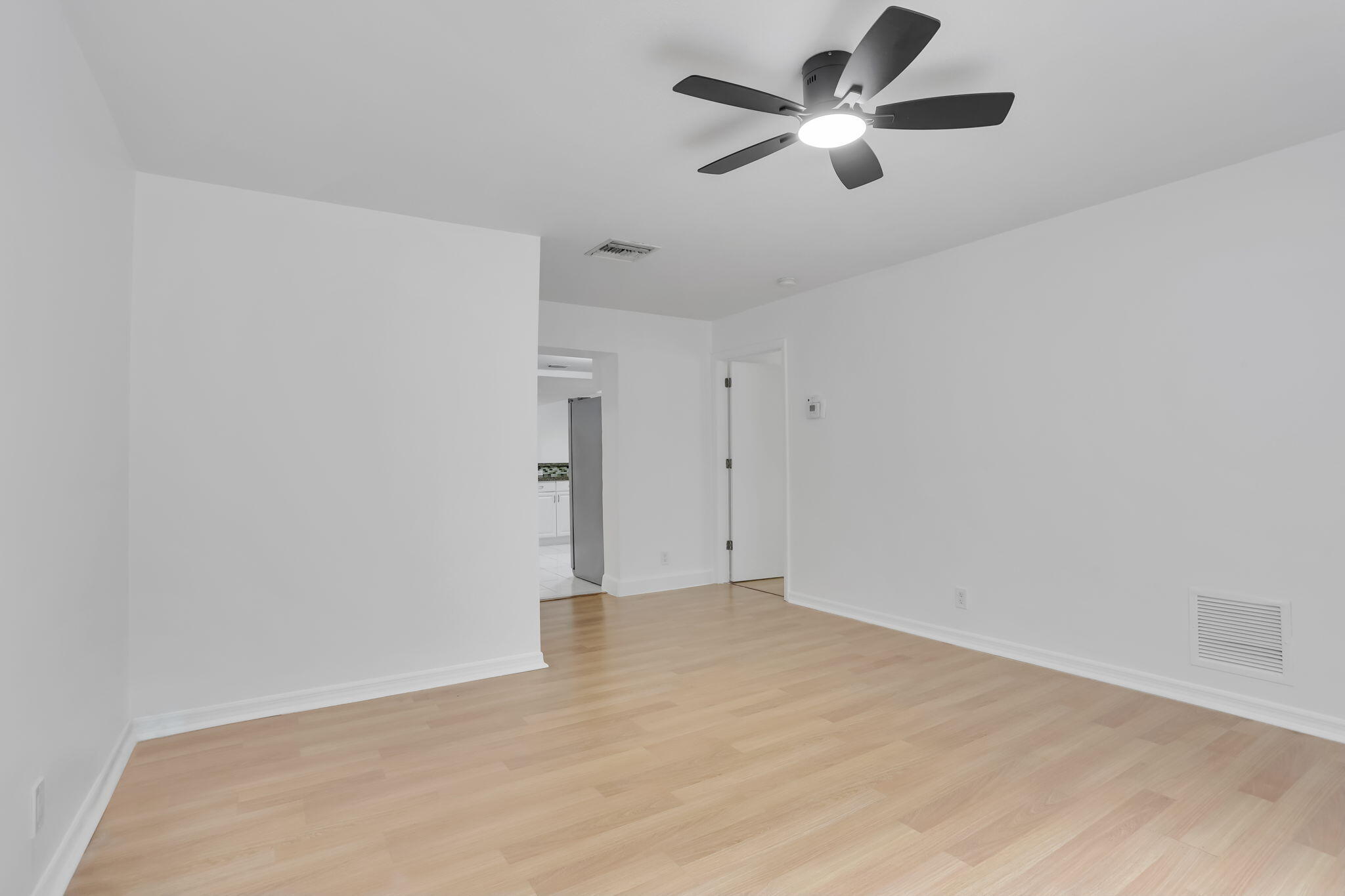 631 Bailey Street Boca Raton, FL 33487 - Photo 14 of 31 23-web-or-mls-0E2A8164