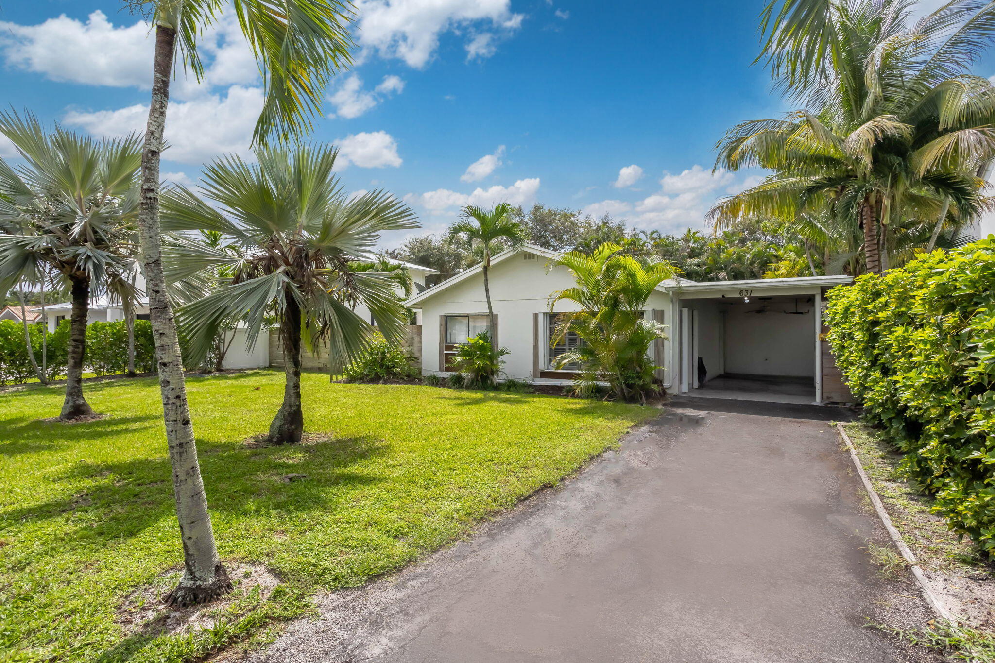 631 Bailey Street Boca Raton, FL 33487 - Photo 2 of 31 2-web-or-mls-0E2A8229-HDR